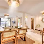 Villa D\'Architecte Avec Piscine